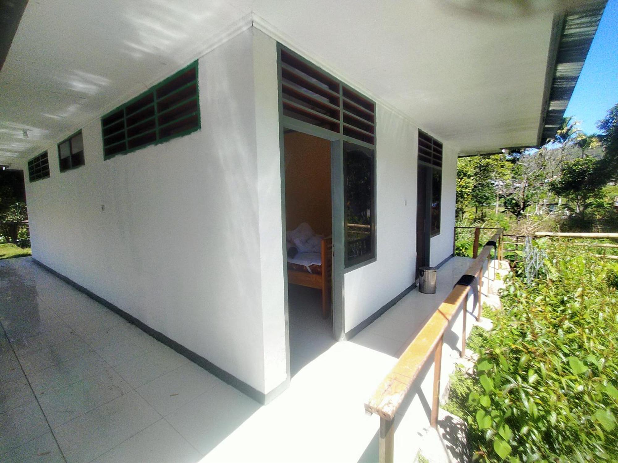 Wisma Kelimutu Ende Exterior photo
